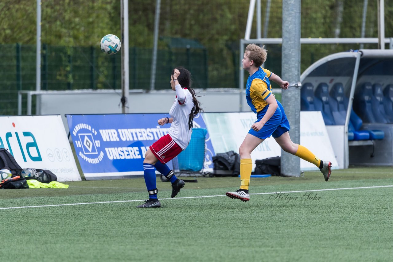 Bild 68 - wBJ Hamburger SV 2 - Victoria 1 : Ergebnis: 0:1